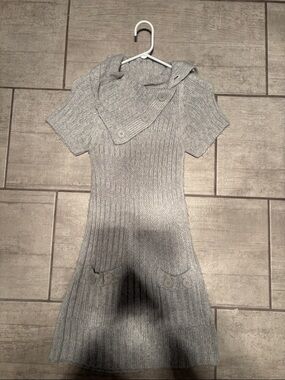 Knit Short-Sleeve Midi Dress in Light Gray